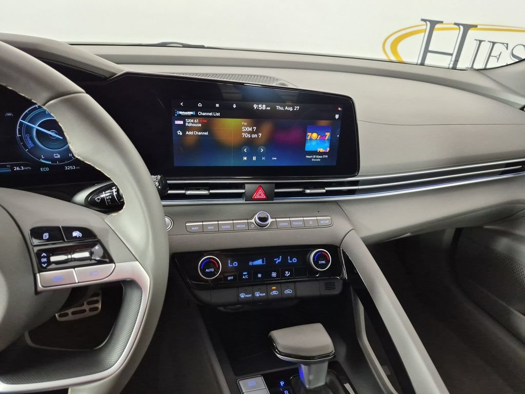 Used 2025 Hyundai Elantra SEL FWD image 23