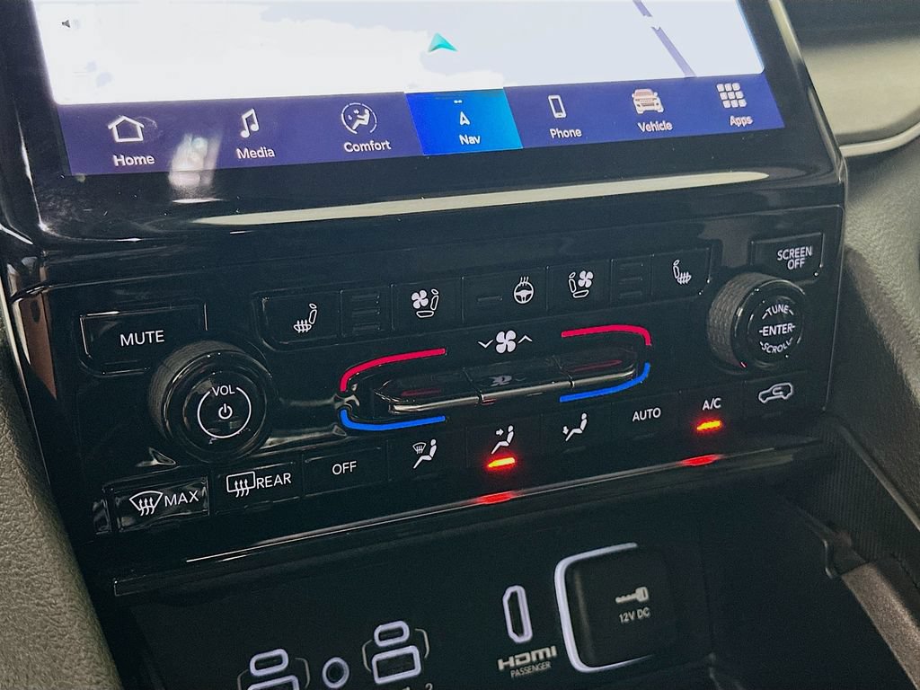 Certified 2023 Jeep Grand Cherokee Limited w/ Luxury Tech Group II AWD/4WD image 22