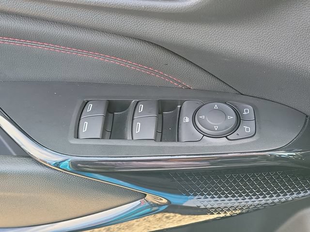 Used 2025 Chevrolet Trax RS w/ Driver Confidence Package FWD image 18