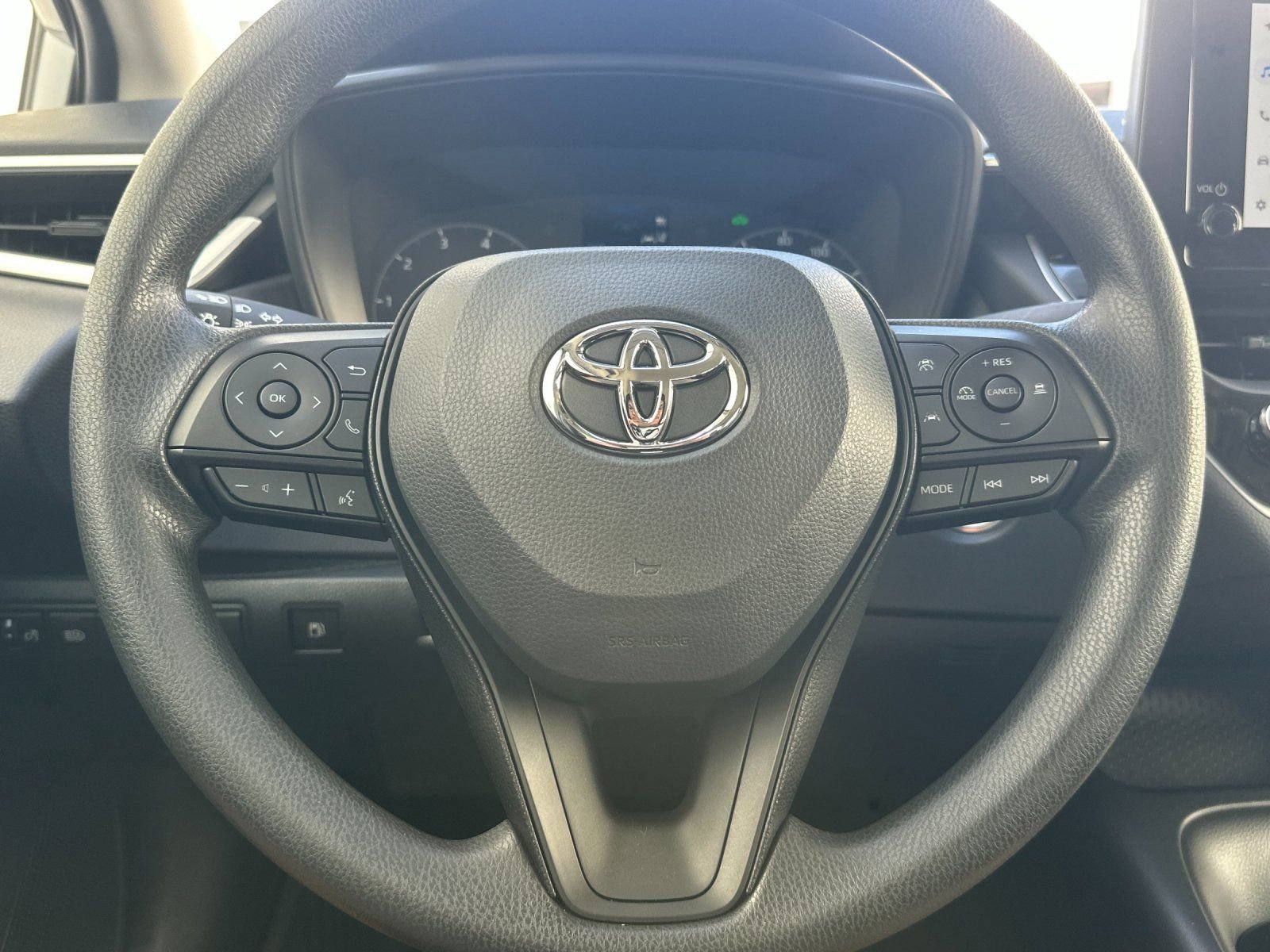 Used 2025 Toyota Corolla LE w/ Convenience Package FWD image 22