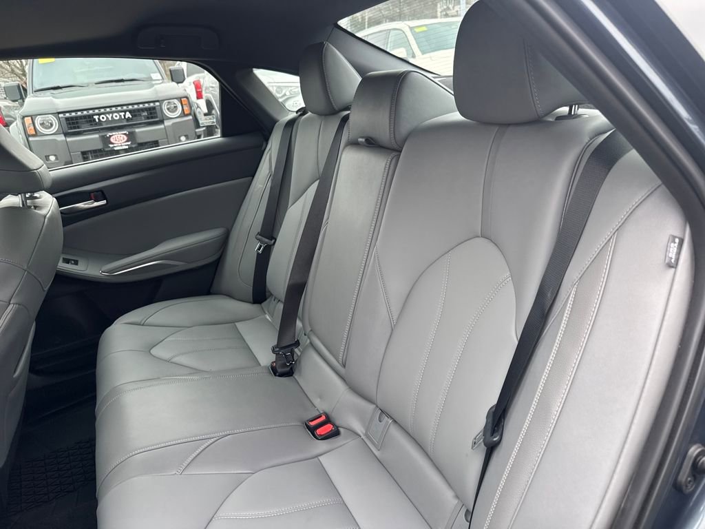 Used 2021 Toyota Avalon XLE w/ Moonroof Package image 34