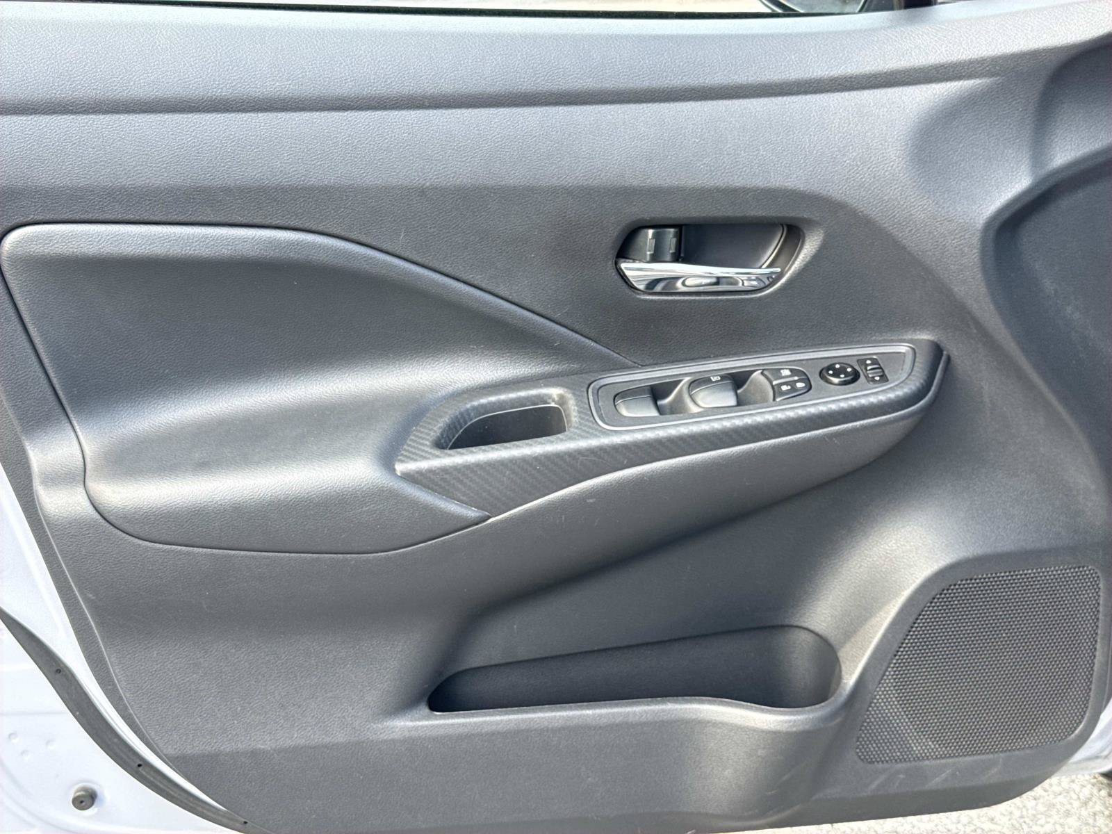 Used 2025 Nissan Versa SV FWD image 23