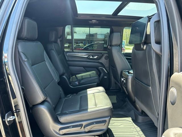 Used 2023 GMC Yukon XL Denali w/ Advanced Technology Package AWD/4WD image 12