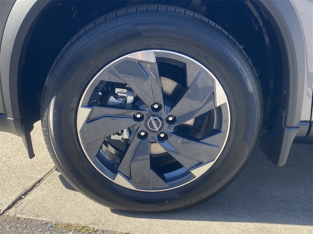 New 2026 Nissan Rogue SV image 7