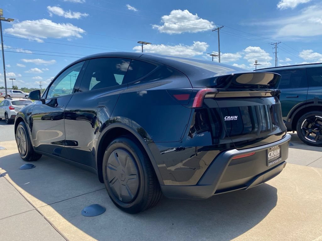 Used 2026 Tesla Model Y 2WD image 5