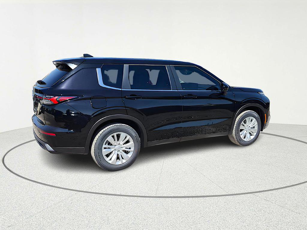New 2026 Mitsubishi Outlander ES image 7