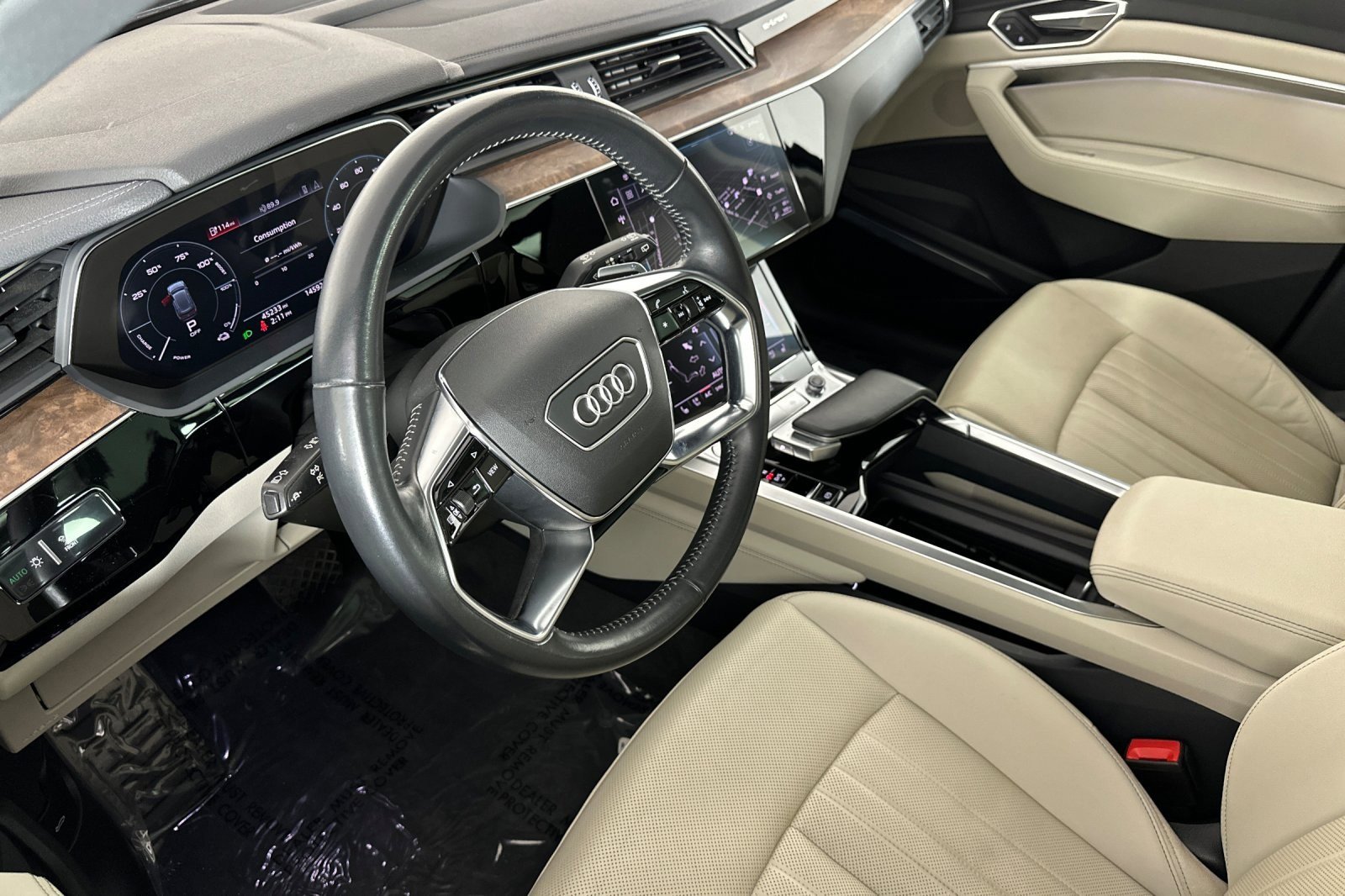 Used 2019 Audi e-tron Premium Plus image 9