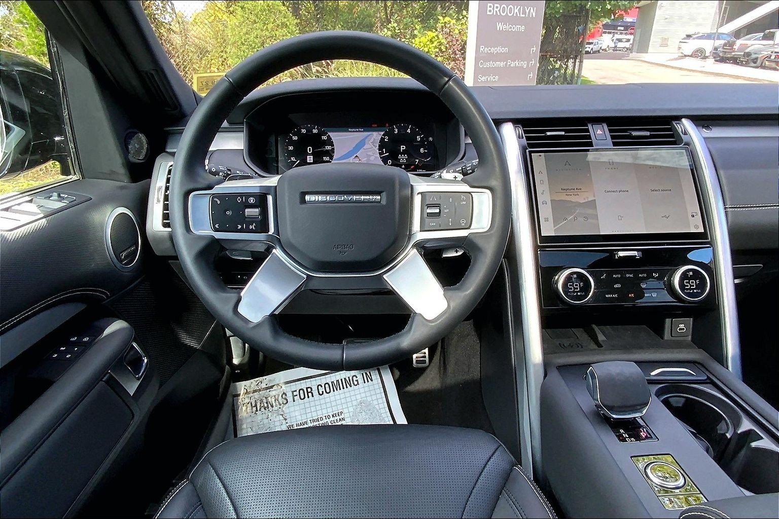 Certified 2025 Land Rover Discovery Dynamic SE AWD/4WD image 5