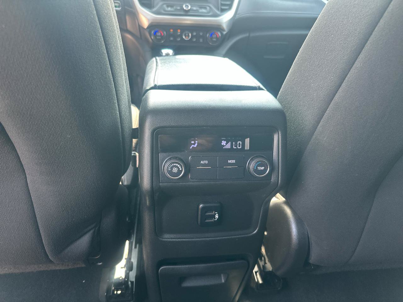Used 2017 GMC Acadia SLE FWD image 19