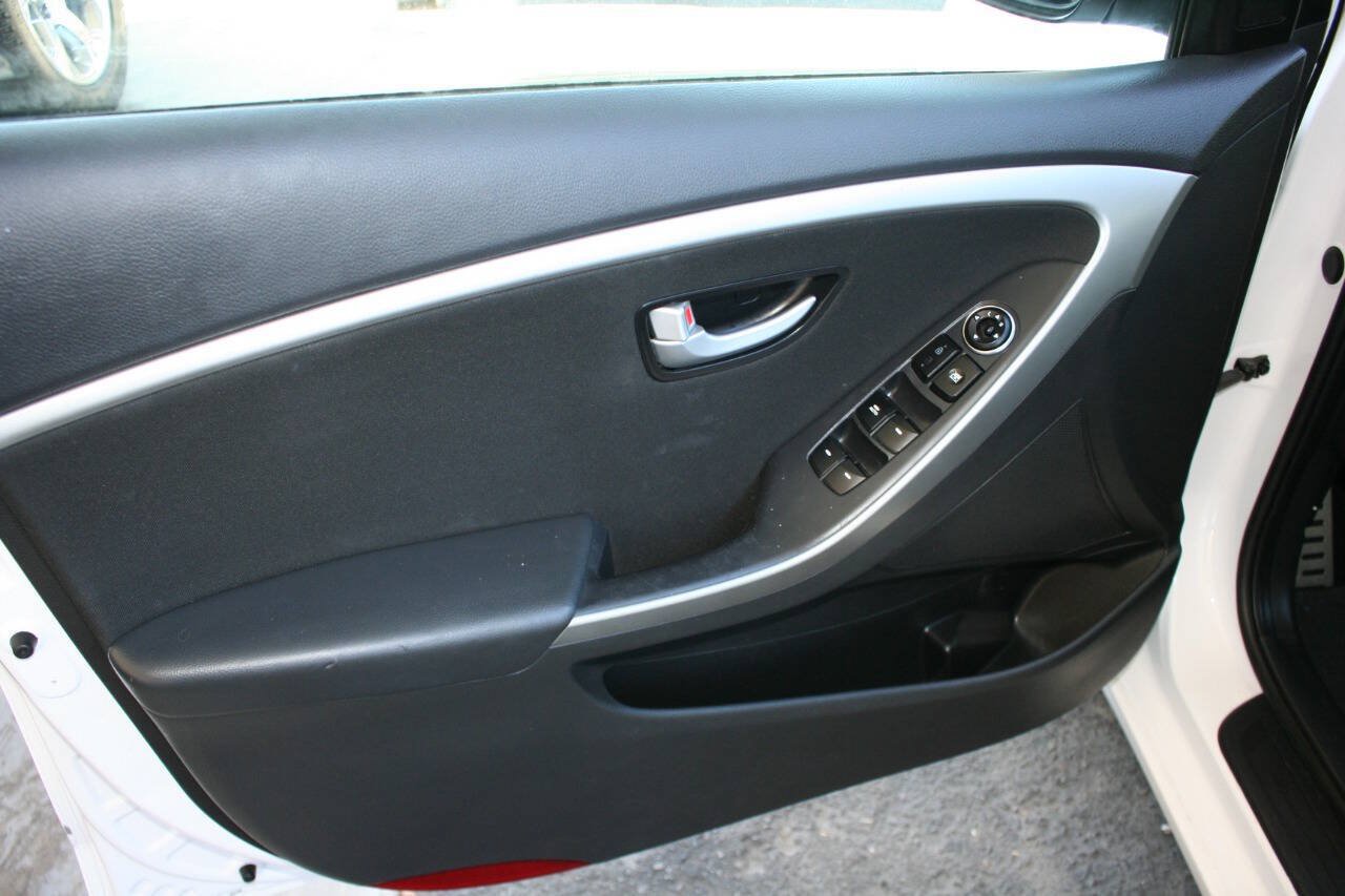 Used 2013 Hyundai Elantra GT w/ Touch & Go Pkg FWD image 16