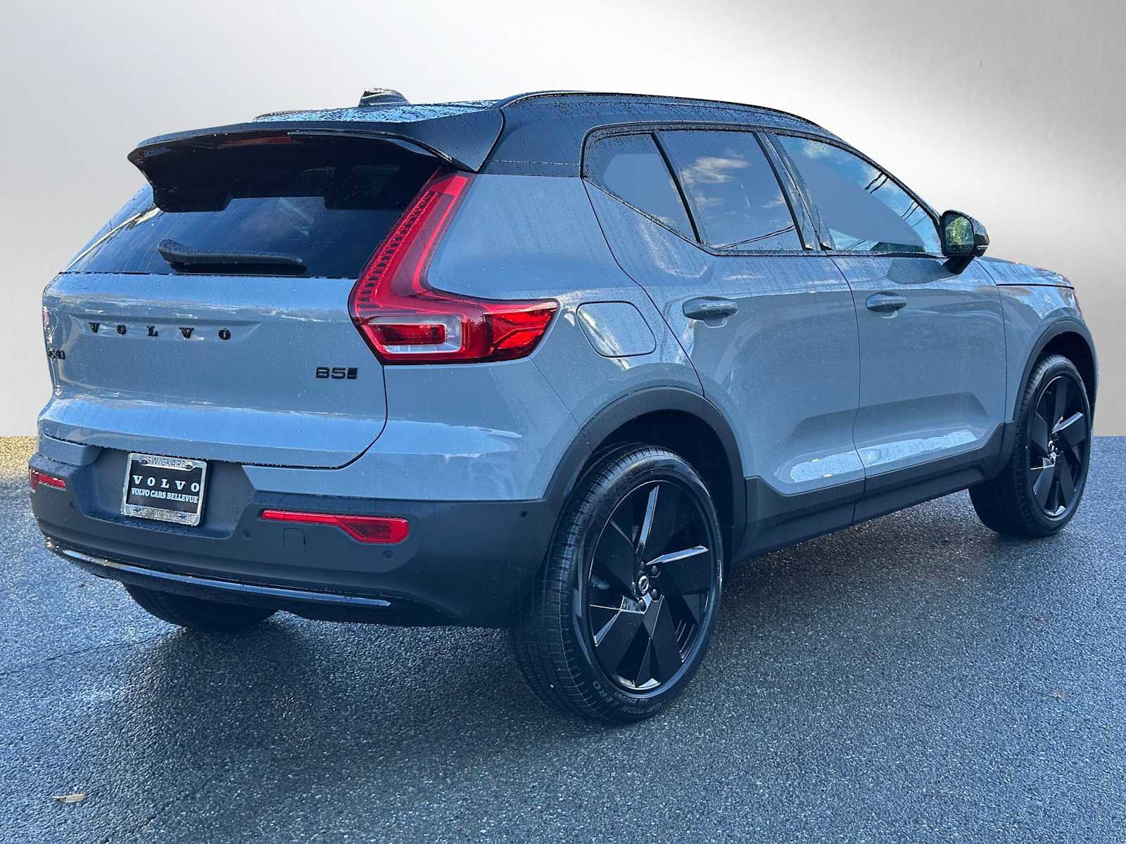 New 2026 Volvo XC40 B5 Ultra w/ Climate Package image 3