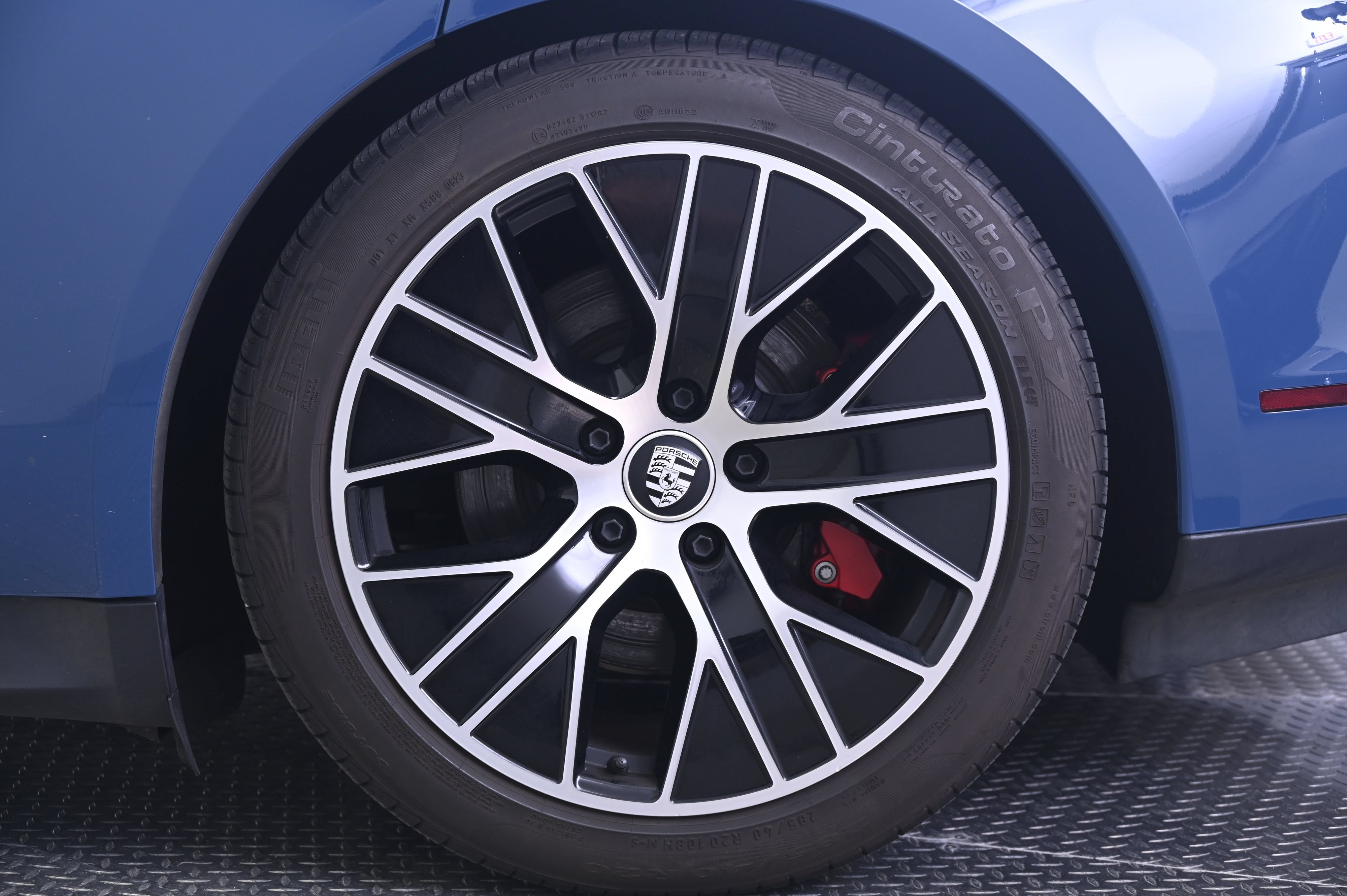 Certified 2023 Porsche Taycan 4S AWD/4WD image 12