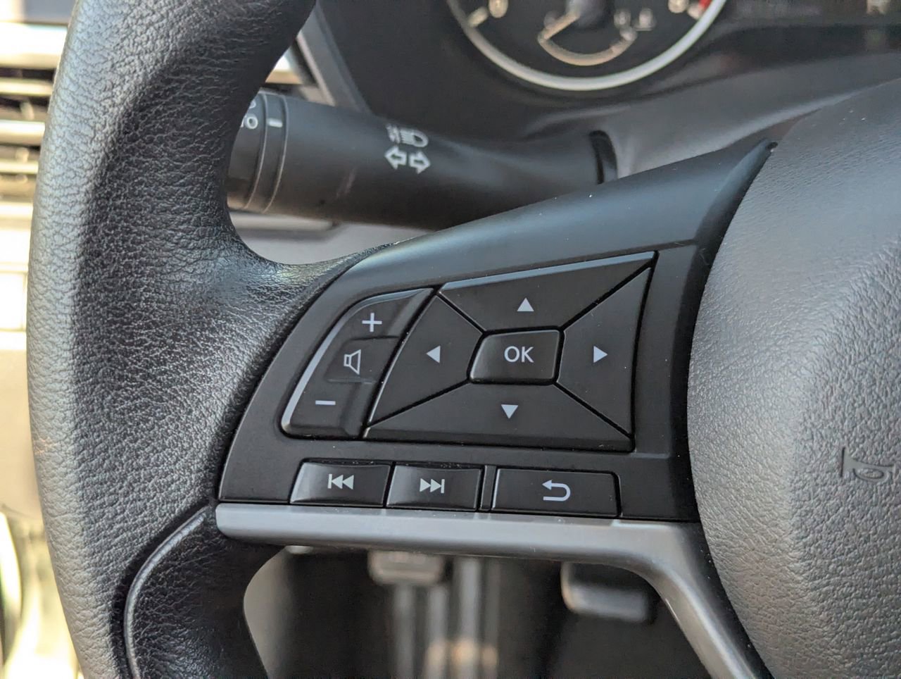 Certified 2025 Nissan Altima 2.5 SV image 28