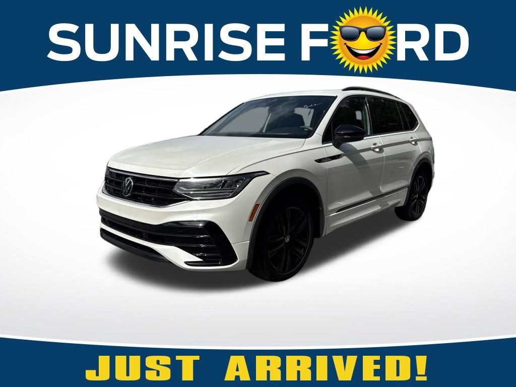 Used 2022 Volkswagen Tiguan SE R-Line FWD image 1