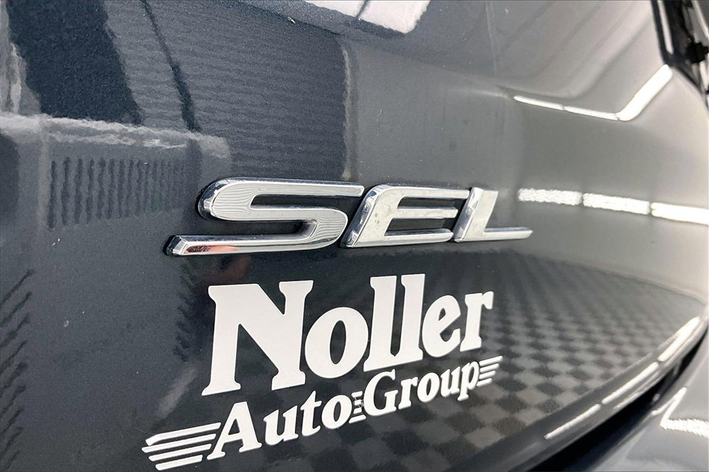 Used 2024 Ford Edge SEL w/ Convenience Package image 8