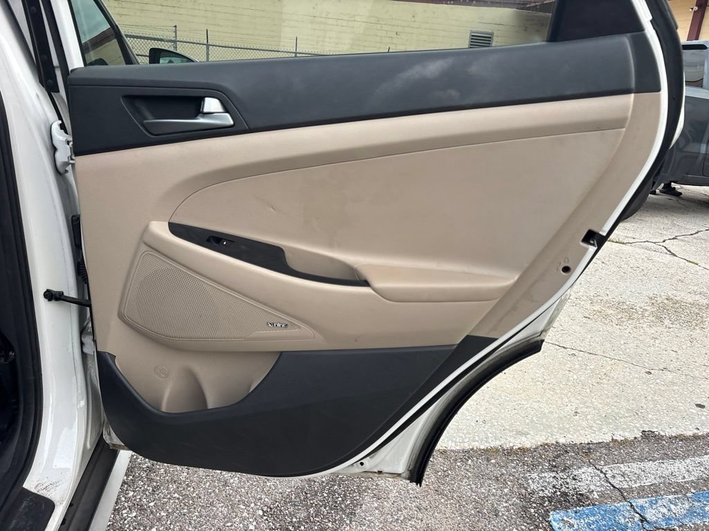 Used 2017 Hyundai Tucson SE Plus w/ Cargo Package FWD image 14