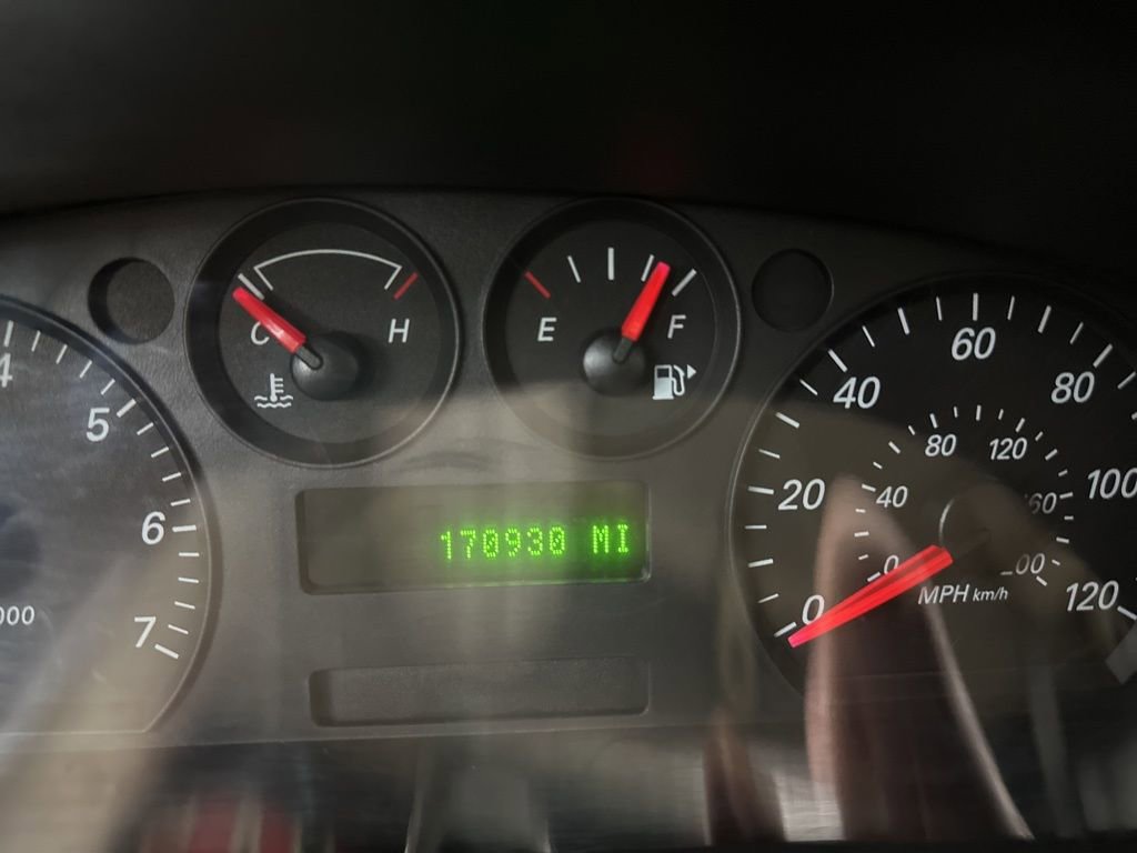 Used 2004 Ford Taurus SES image 38