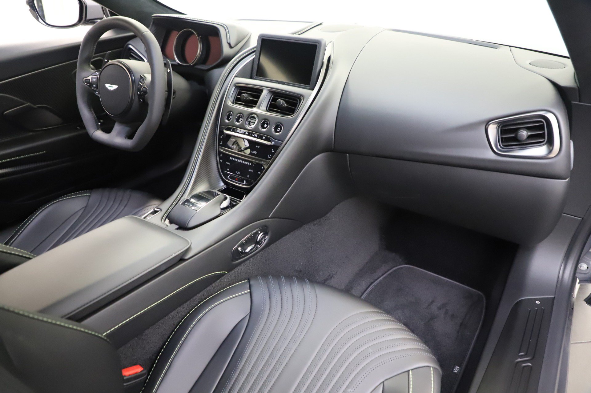 Used 2020 Aston Martin DB11 AMR RWD image 19