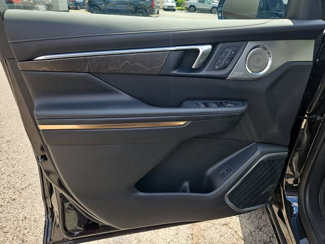 Used 2025 Buick Enclave Avenir AWD/4WD image 19