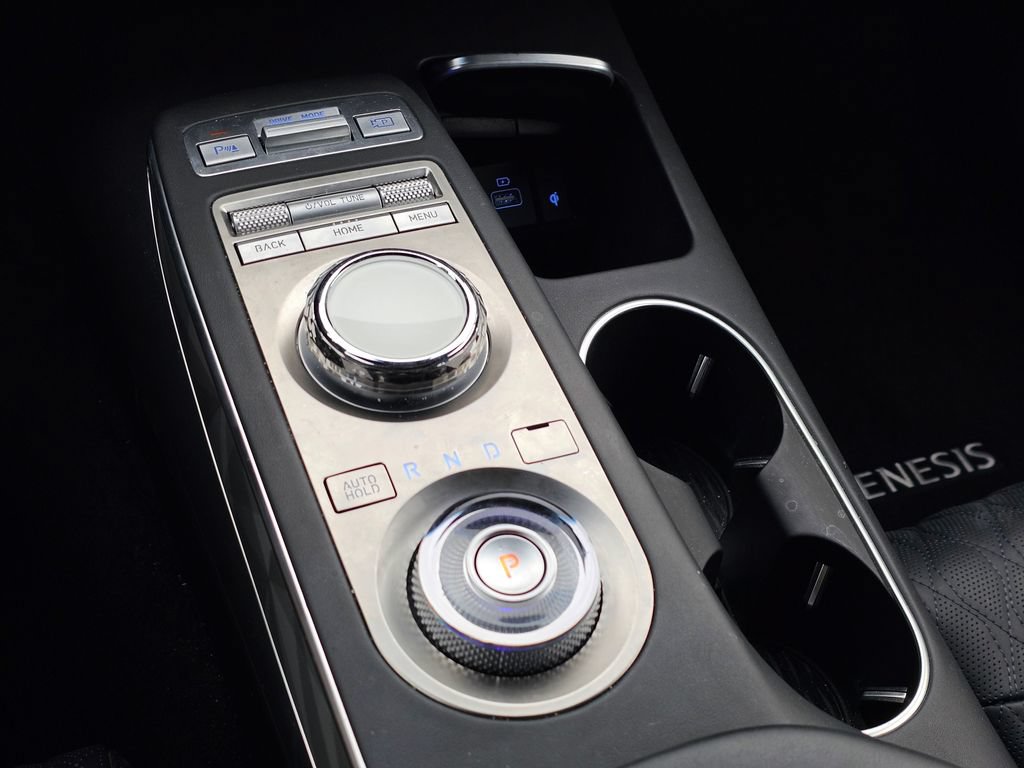 Certified 2025 Genesis GV70 3.5T Sport w/ Sport Advanced Package AWD/4WD image 19