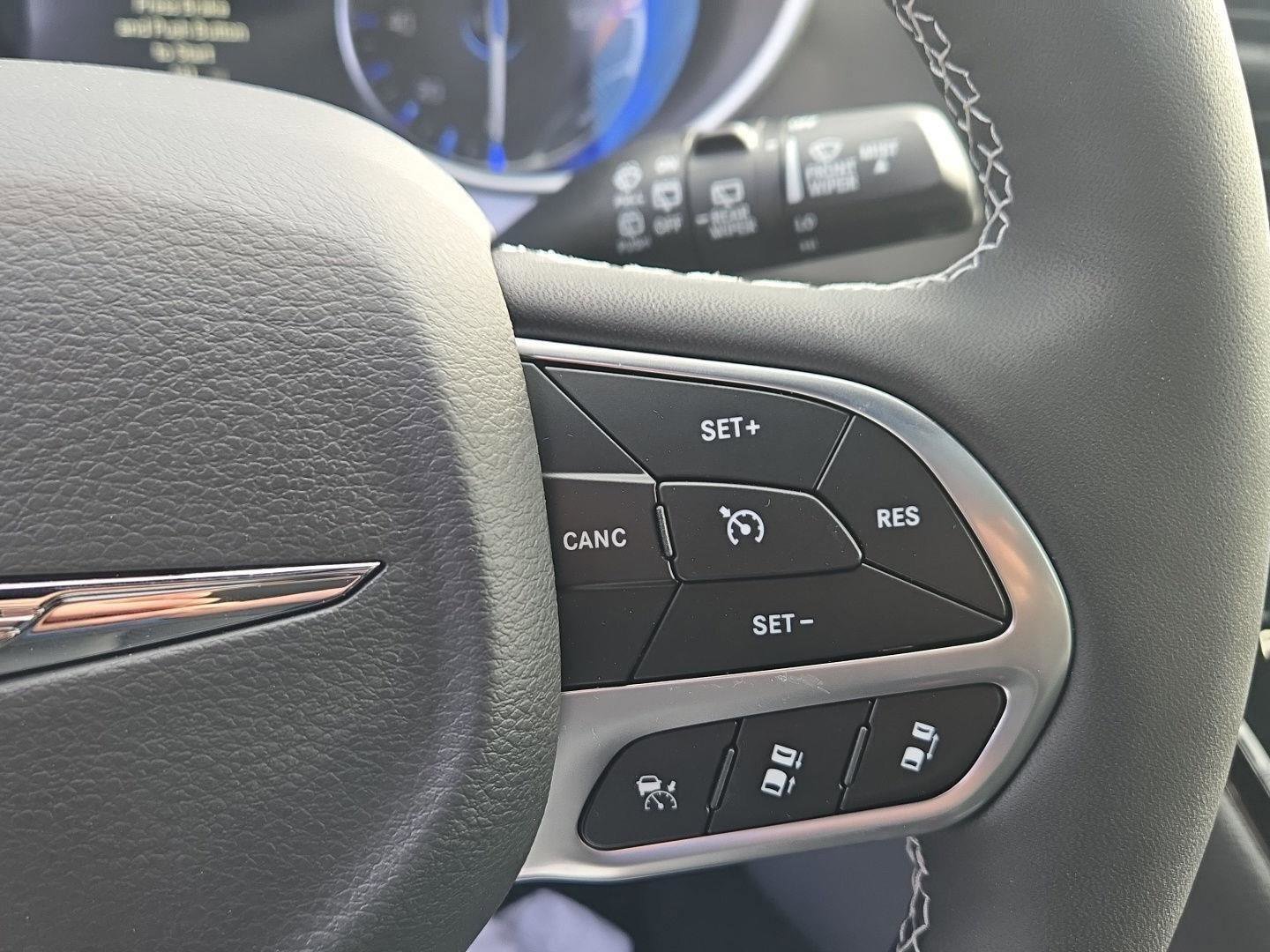 New 2026 Chrysler Pacifica Select image 20