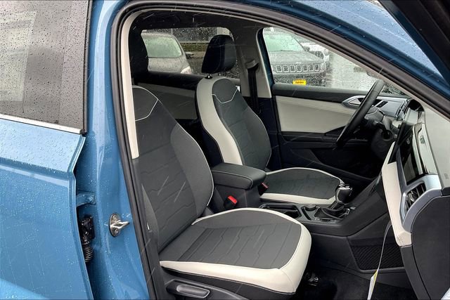 New 2025 Volkswagen Taos SE image 27