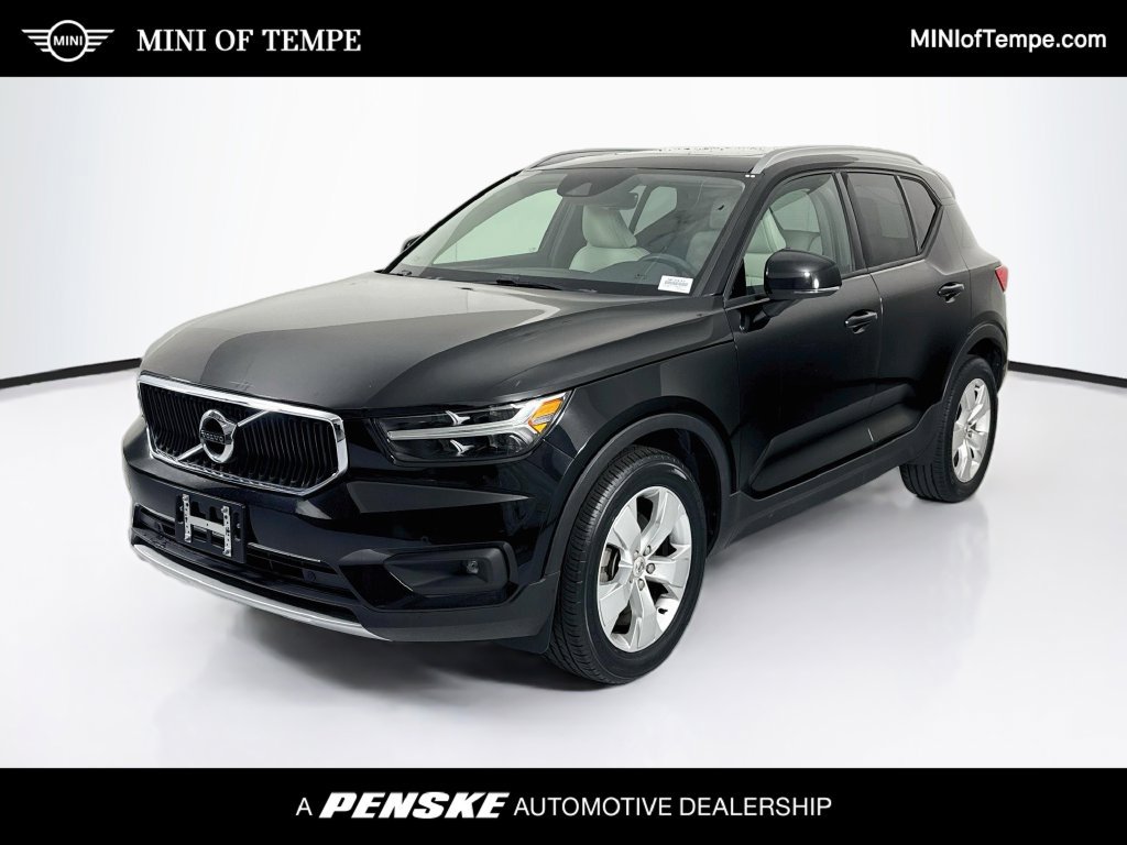 Used 2021 Volvo XC40 T5 Momentum w/ Premium Package