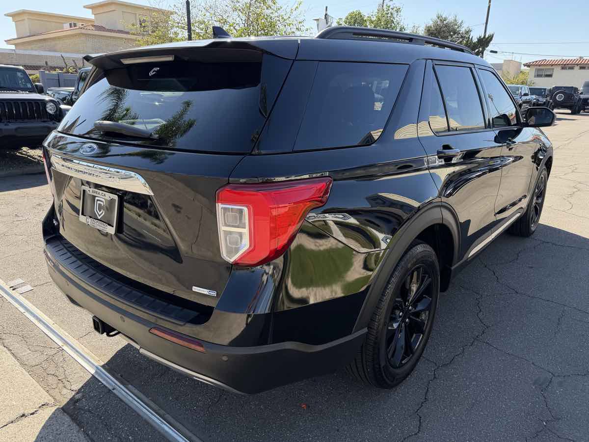 Used 2020 Ford Explorer XLT w/ Equipment Group 202A AWD/4WD image 7