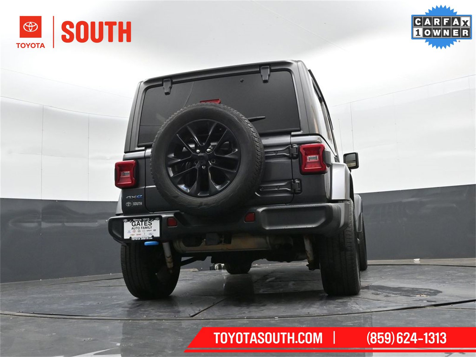 Used 2022 Jeep Wrangler Unlimited Sahara 4xe image 32