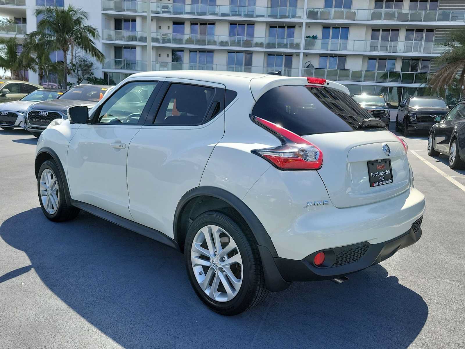 Used 2016 Nissan Juke SL FWD image 4