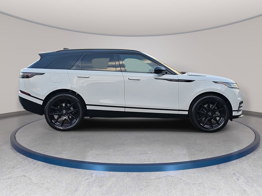 New 2026 Land Rover Range Rover Velar Dynamic SE image 4