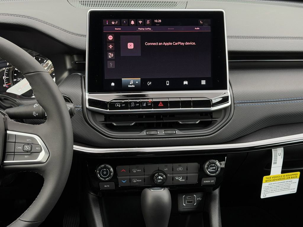 New 2026 Jeep Compass Latitude image 14