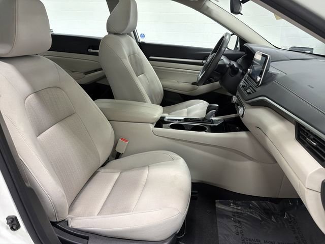 Used 2022 Nissan Altima 2.5 SV w/ SV Premium Package image 18