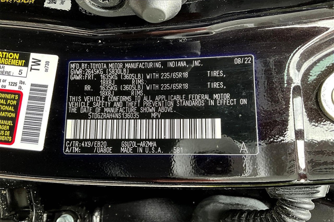 Used 2022 Toyota Highlander XLE image 16