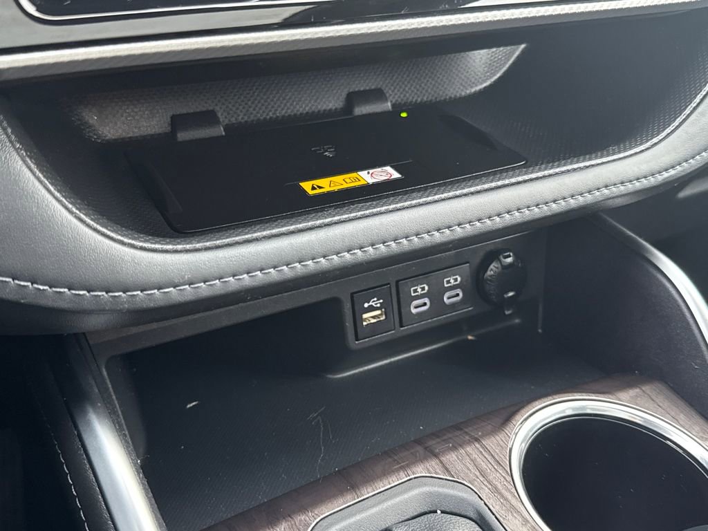 Used 2024 Toyota Highlander Platinum image 26