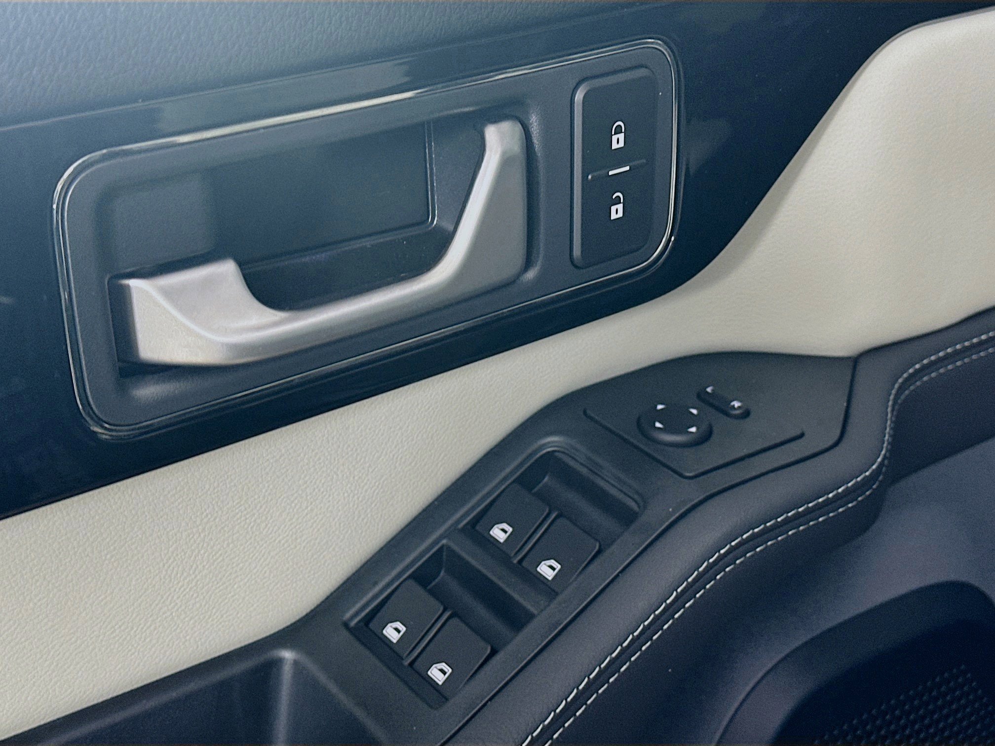 New 2025 INEOS Grenadier Station Wagon AWD/4WD image 18