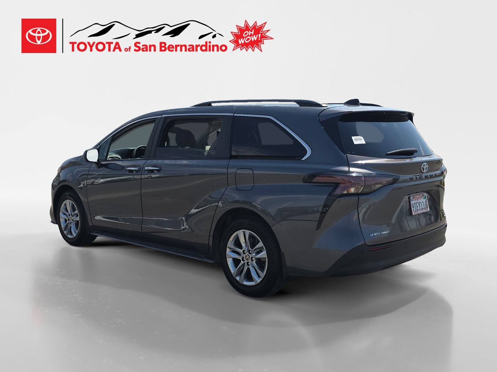 Certified 2025 Toyota Sienna XLE w/ XLE Plus Package AWD/4WD image 3