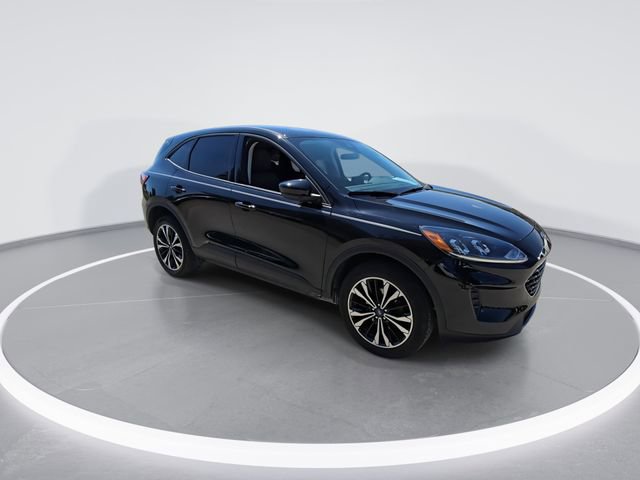 Used 2022 Ford Escape SE w/ SE Sport Appearance Package image 2