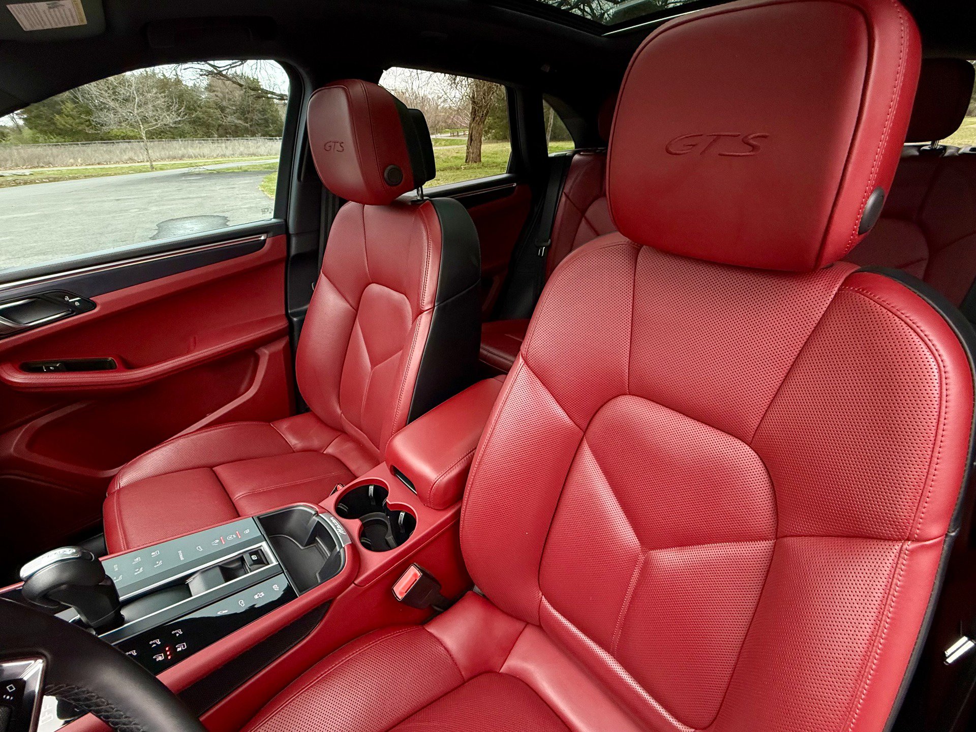 Used 2023 Porsche Macan GTS image 10