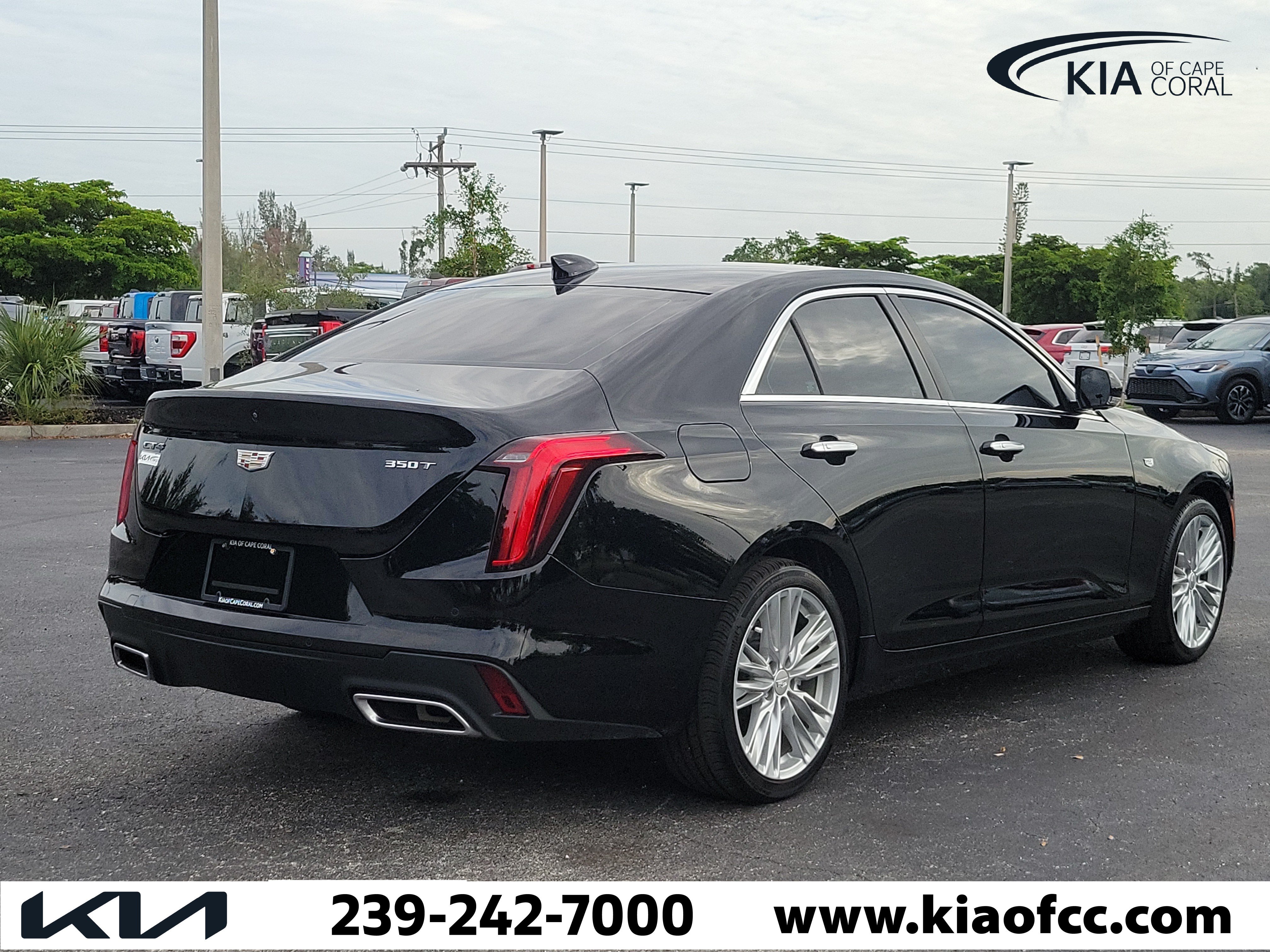 Used 2025 Cadillac CT4 Premium Luxury RWD image 6