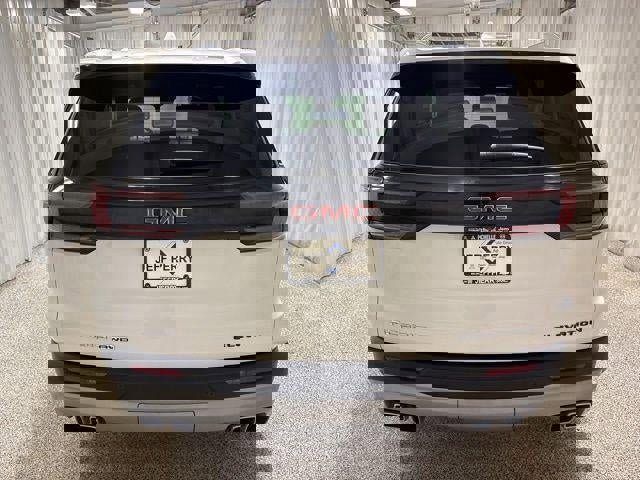 Used 2025 GMC Acadia Elevation image 5