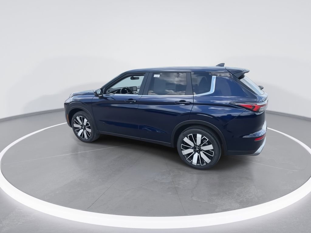 New 2025 Mitsubishi Outlander SE image 6