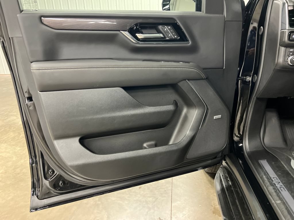 New 2026 GMC Yukon XL Elevation w/ Elevation Premium Package AWD/4WD image 15
