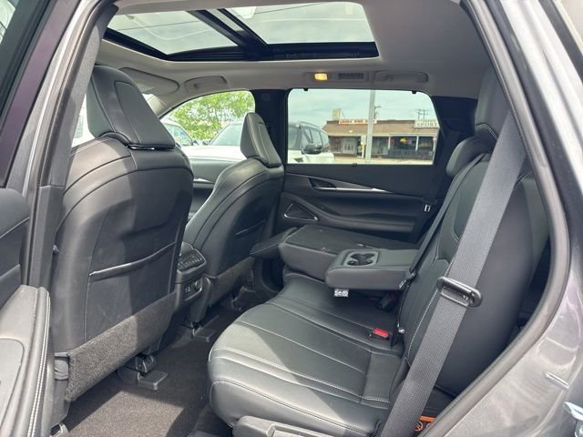 Used 2023 INFINITI QX60 Luxe w/ Performance Audio Package AWD/4WD image 6