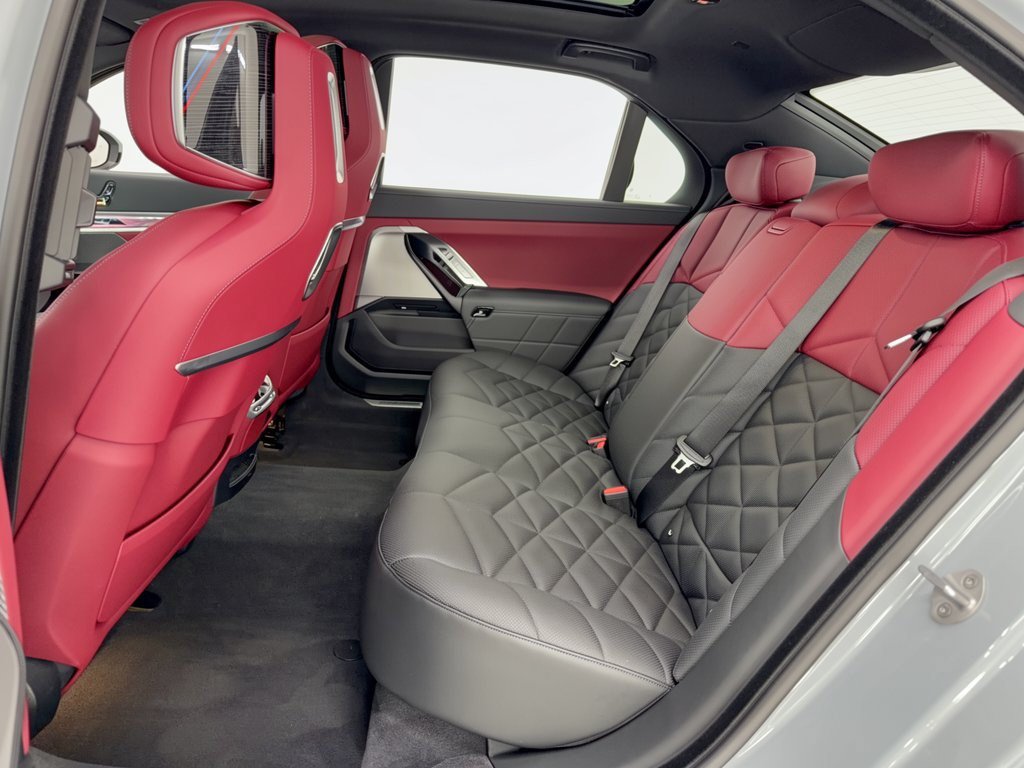 Certified 2026 BMW 740i RWD image 25