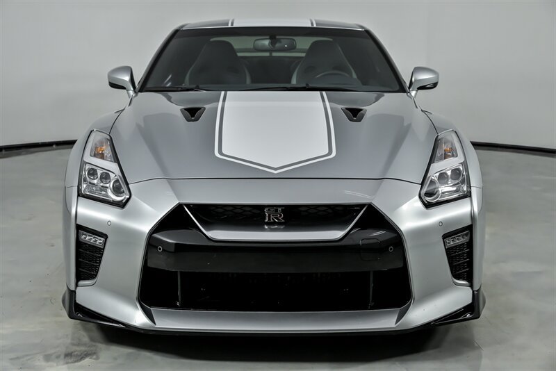 Used 2020 Nissan GT-R Premium AWD/4WD image 5