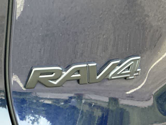 Used 2022 Toyota RAV4 XLE w/ Convenience Package AWD/4WD image 19