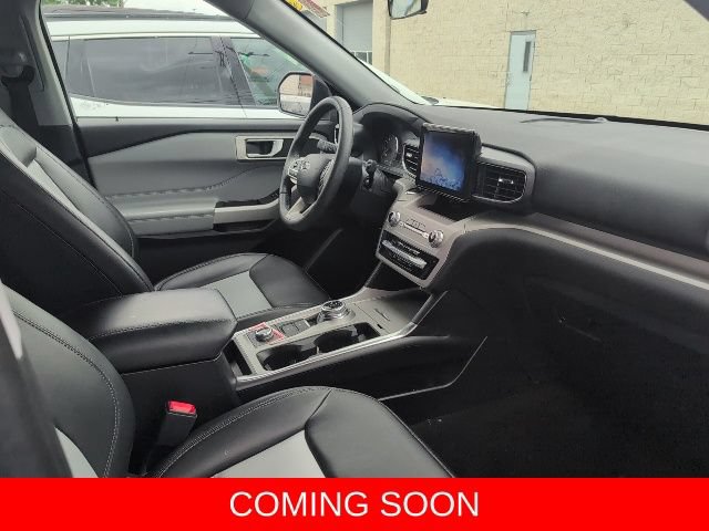 Used 2024 Ford Explorer XLT w/ Equipment Group 202A AWD/4WD image 10