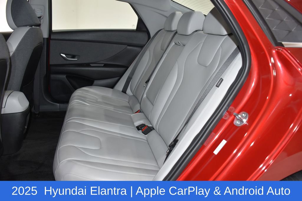 Used 2025 Hyundai Elantra Limited FWD image 29