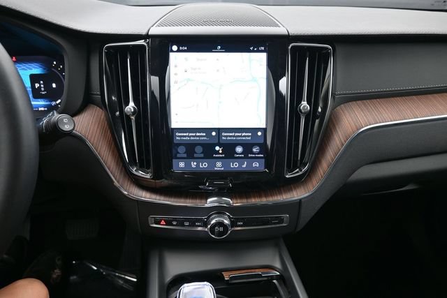Used 2023 Volvo XC60 B5 Ultimate w/ Climate Package FWD image 14
